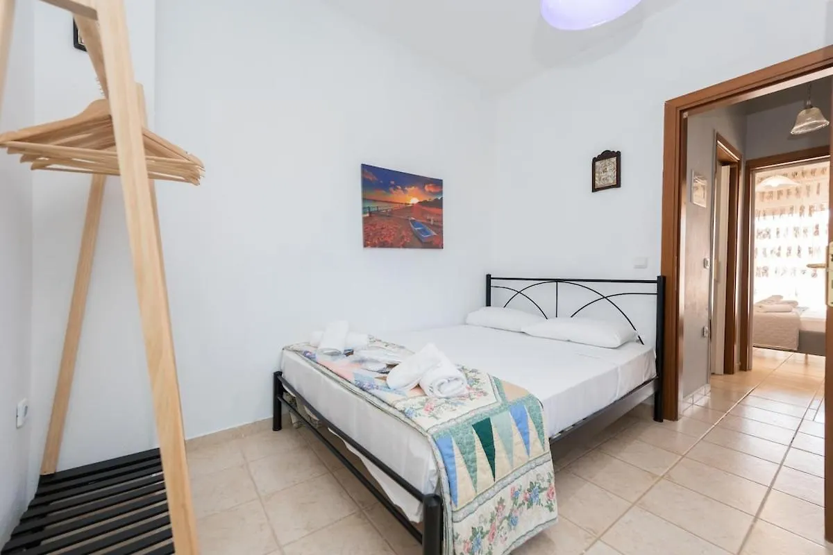 Jella'S Sunny Apartment Nea Skioni Greece