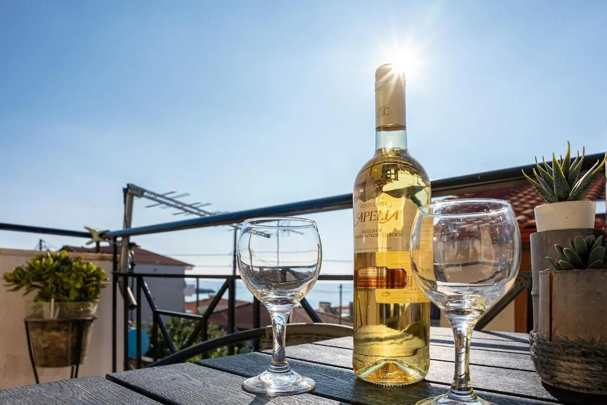 Jella'S Sunny Apartment Nea Skioni