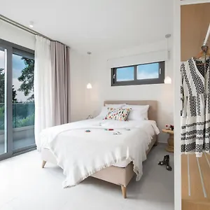 Mariya Art Living Apartment