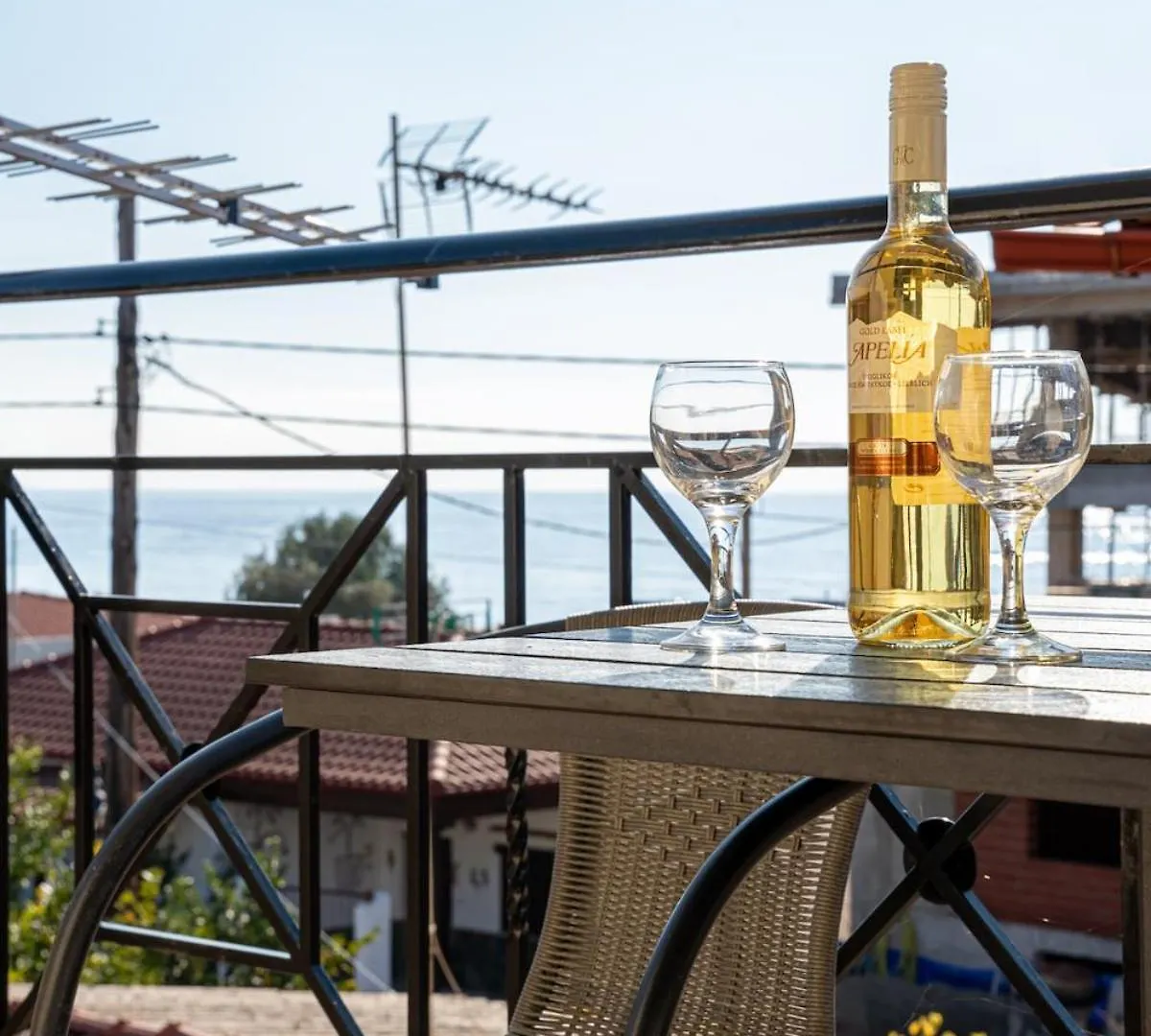 Jella'S Sunny Apartment Nea Skioni Grecia